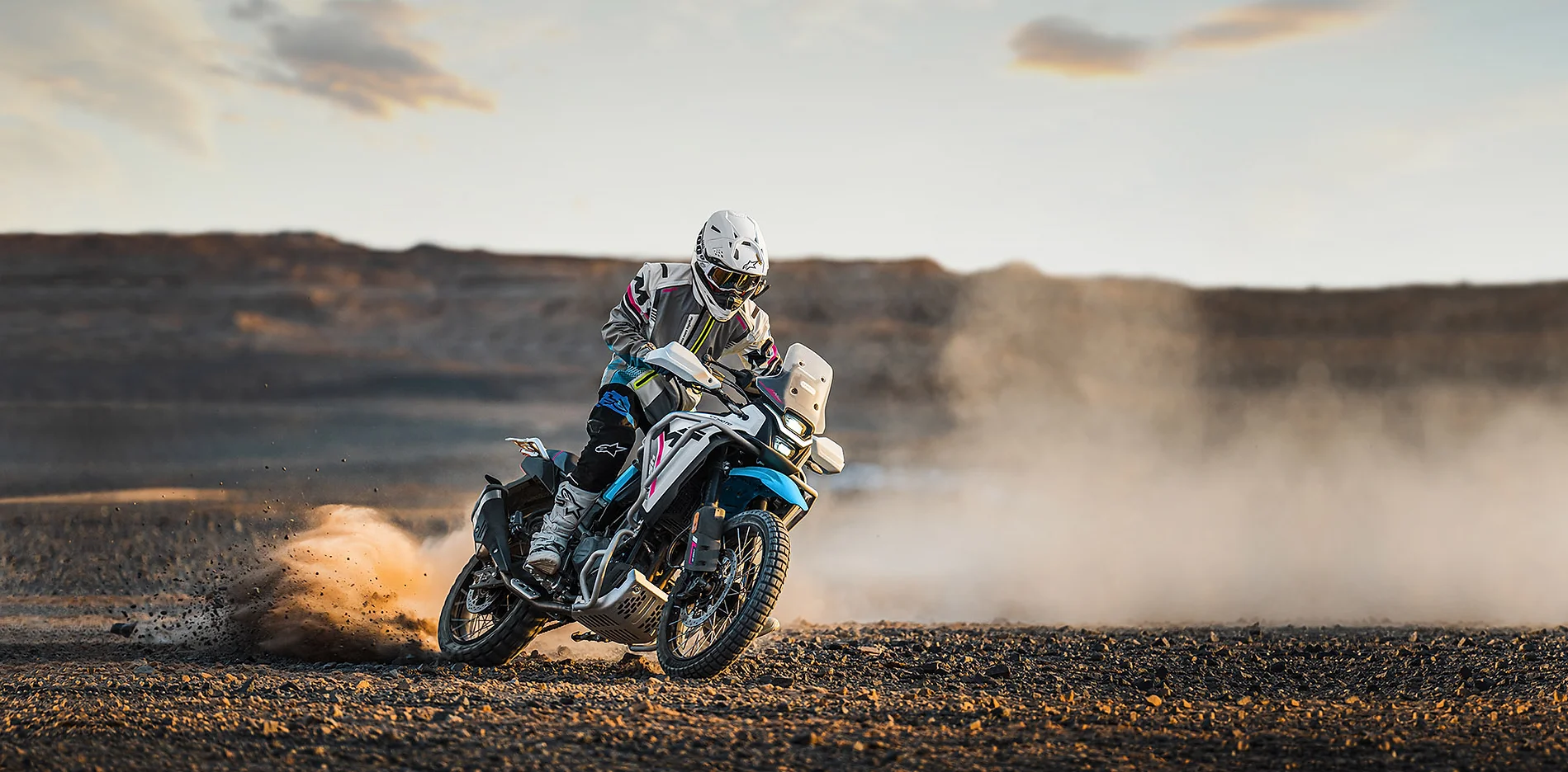 CFMOTO-450MT-08