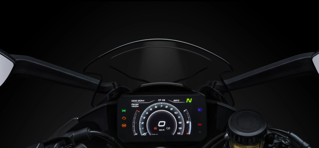 CF Moto Martínez – Tablero digital de la CFMOTO 450SR.