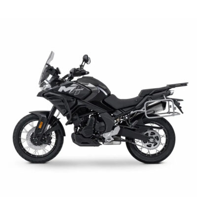 CFmotoMartinez - moto CFMOTO 700MT ADV negra con perfil lateral, parabrisas alto y soporte para equipaje